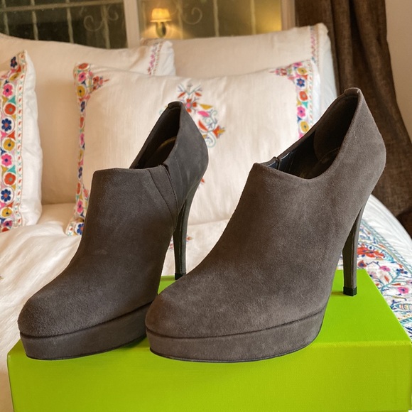 Stuart Weitzman Booties - Picture 9 of 16